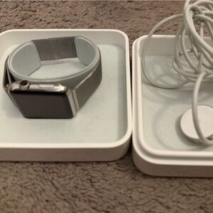 Apple Watch Series 1 - 42mm Stainless Milanese Loop Band